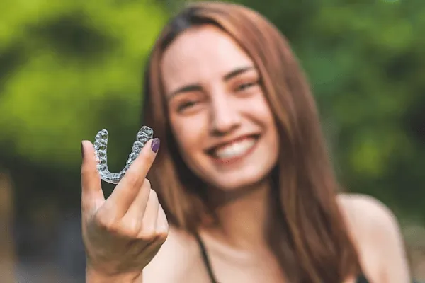 Descubre qué es la Ortodoncia invisible y su Popularidad