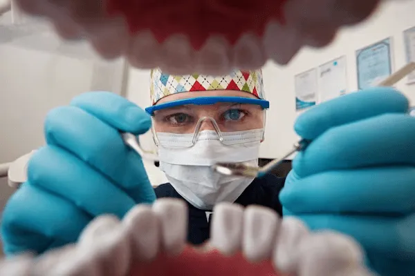Las Coronas de Zirconio: Un Análisis Detallado
