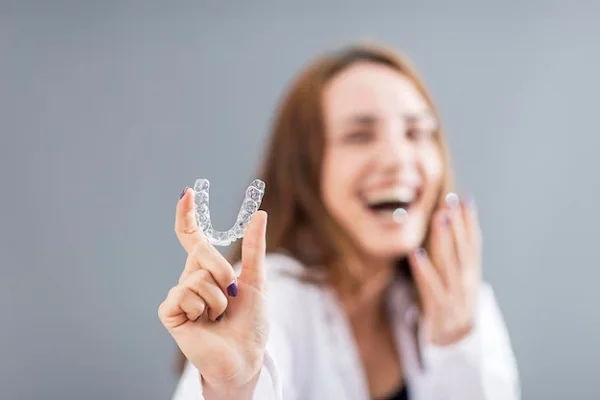Diferencias de brackets transparentes con los metálicos