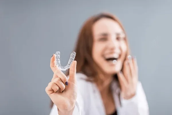 Qué es Invisalign y cómo funciona