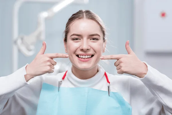Beneficios de las carillas en los dientes separados