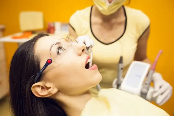 https://dentalpyp.clinic/wp-content/uploads/2024/02/Tendencia-para-piercing-en-las-encias.webp