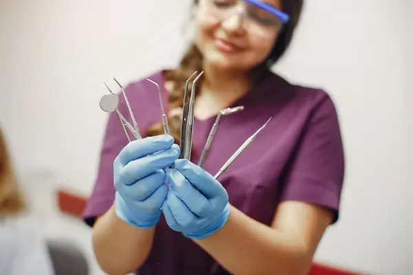 ¿qué Es El Curetaje Dental Y Cómo Se Hace Pandp Clinicemk 1272