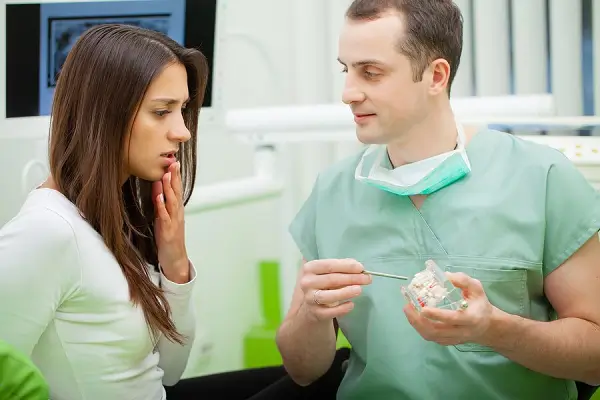 Consulta con cirujano oral