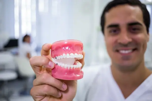 Cómo adquirir nuevos dientes postizos