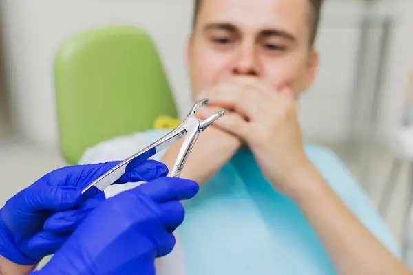 Duele la extracción de la raíz de una muela