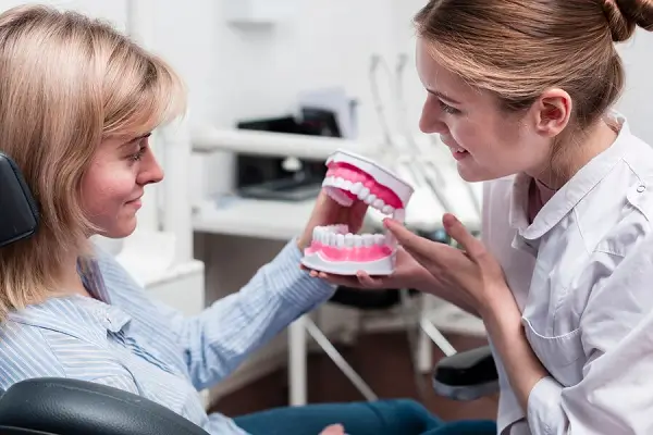 Entendiendo el espacio entre diente y diente: Diastemas dentales