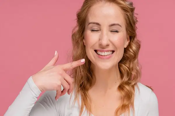 Soluciones para Arreglar Dientes Apiñados sin Ortodoncia