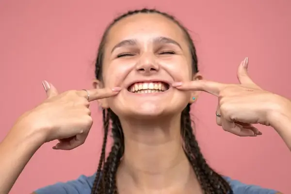 Costo de composite y otras opciones para dientes desgastados